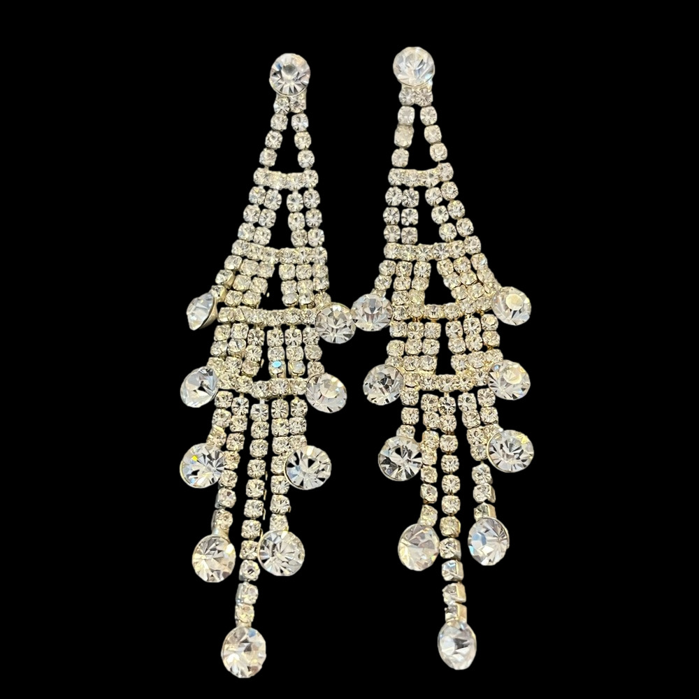 Women's chandelier cascading dangling Rhinestone Crystal Earrings pierced Retro